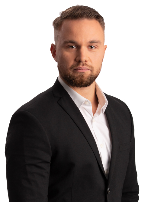 Jussi_Mantyla_puolikuva_Wattinen_lowres