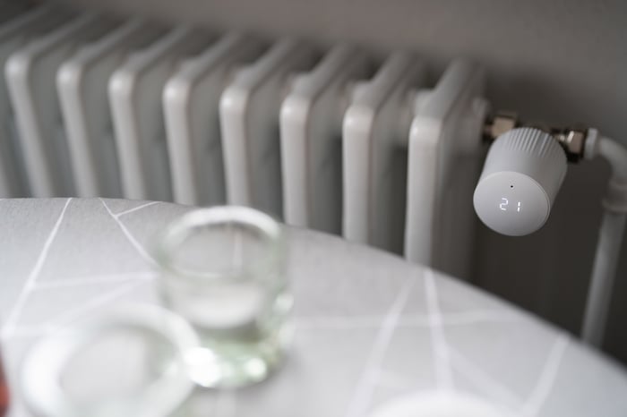 Lämmityspatterin termostaatissa näkyy luku 21.